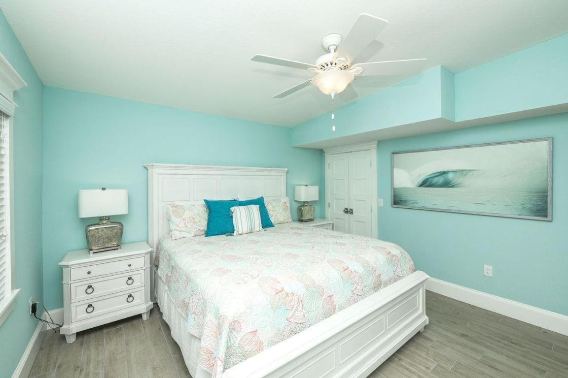 Beachfront Bungalow ホームズビーチ エクステリア 写真