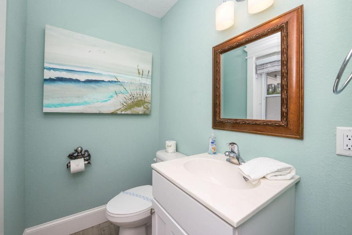 Beachfront Bungalow ホームズビーチ エクステリア 写真