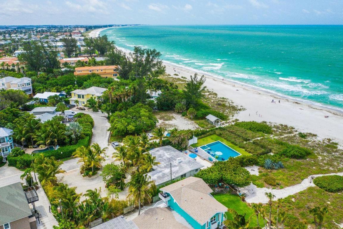 Beachfront Bungalow ホームズビーチ エクステリア 写真