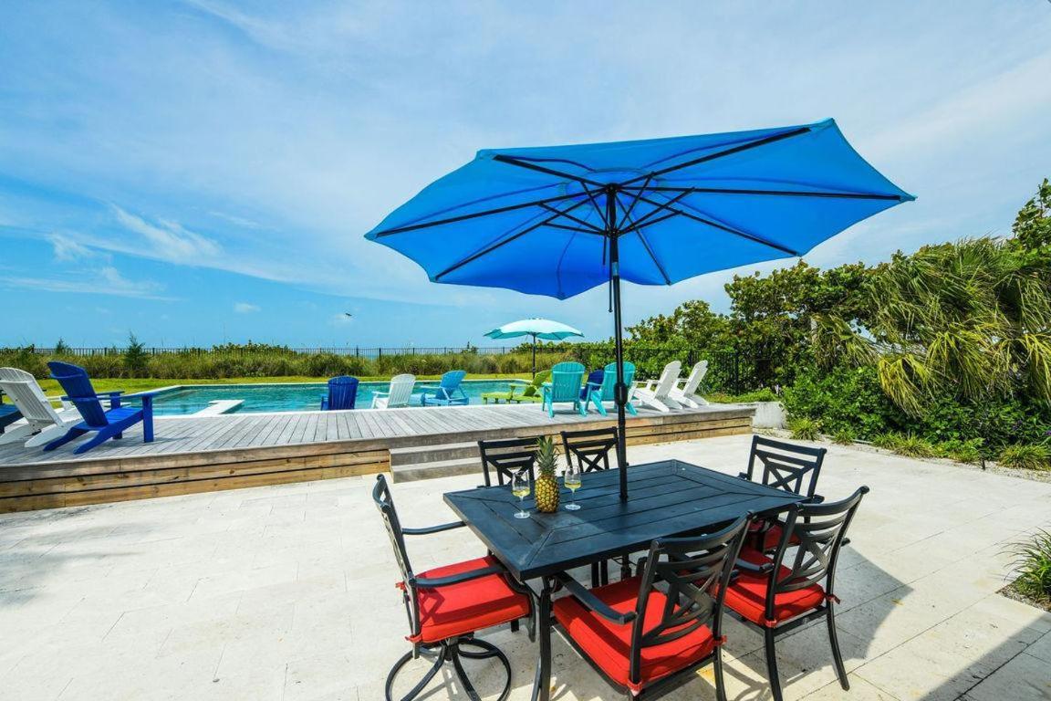 Beachfront Bungalow ホームズビーチ エクステリア 写真