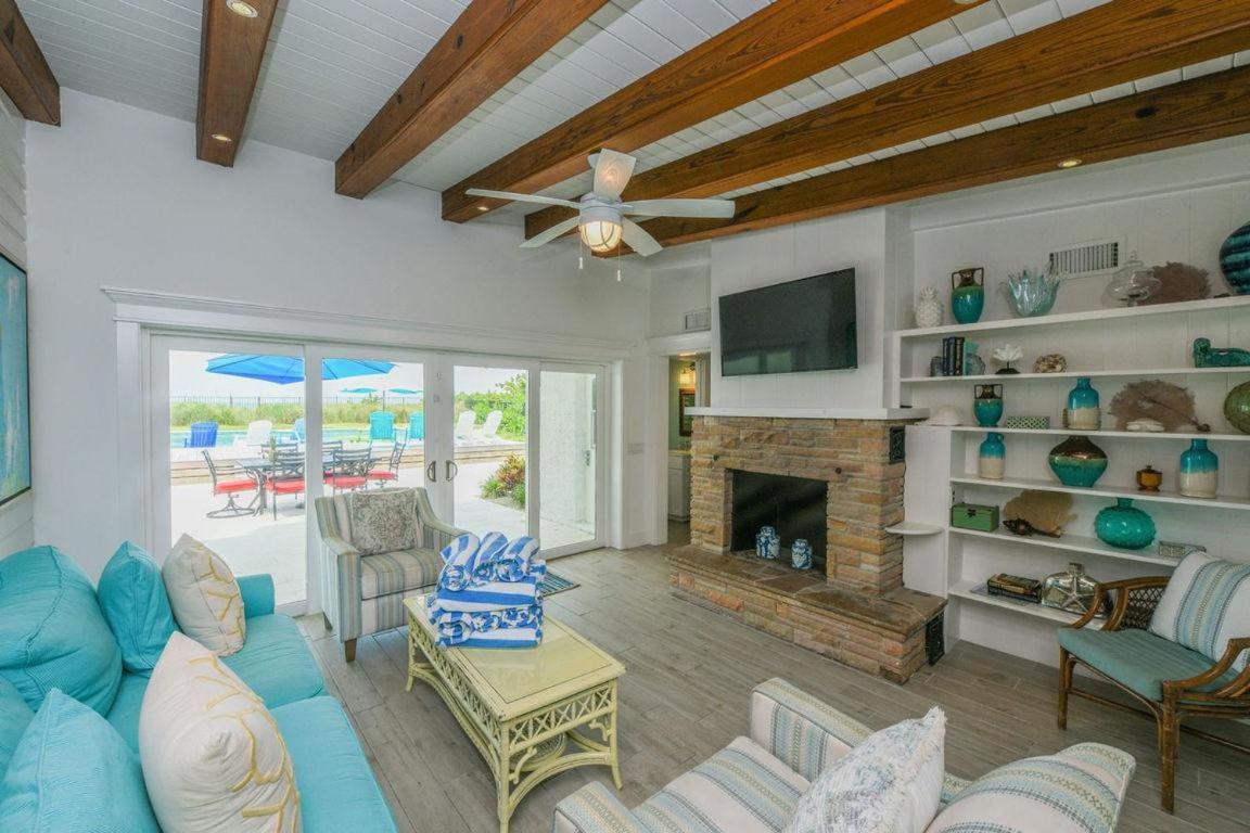 Beachfront Bungalow ホームズビーチ エクステリア 写真