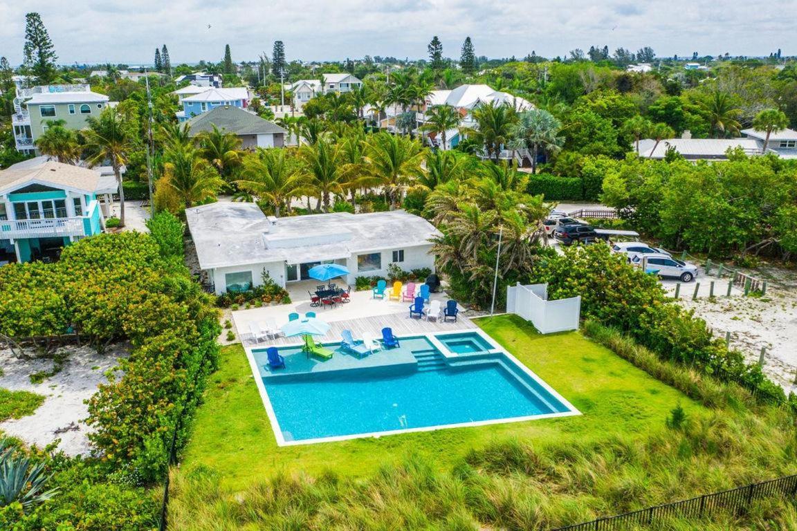 Beachfront Bungalow ホームズビーチ エクステリア 写真
